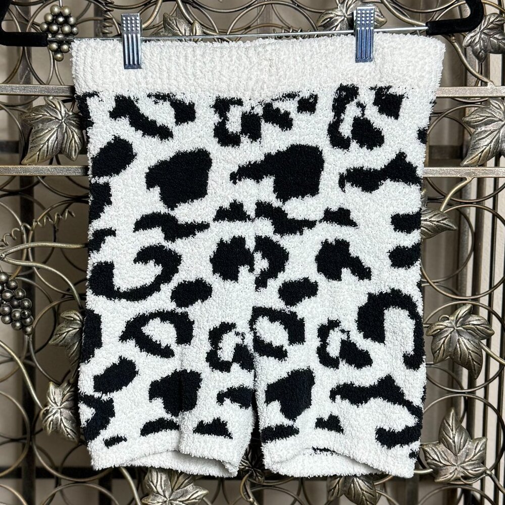 Colsie Girls' Black & White Print Shorts, Size Small - NWOT's